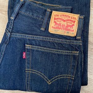 I’m selling these dark blue Levi’s.They are 517s 30 by 32 if any1 is interested!